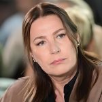 Guzi­de convince capore­dattore a ritirare denuncia dopo l’articolo di azra: nuove tensioni in arrivo