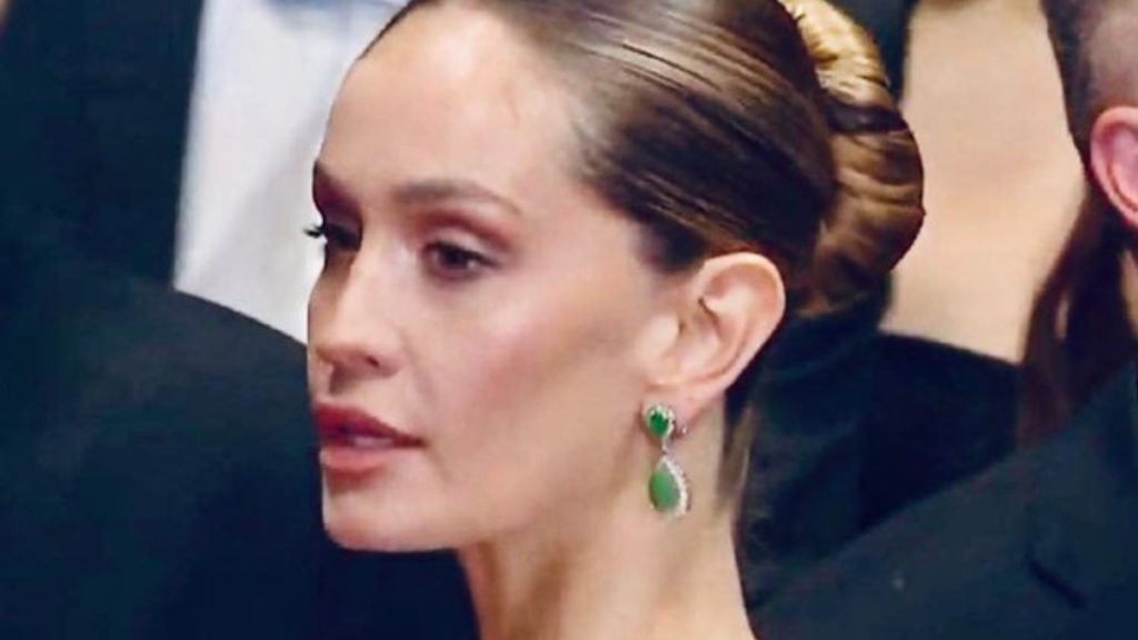 Helena_prestes_tra_fan_a_bari_