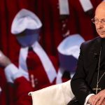 Il cardinale angelo bagnasco parla di nichilismo, solitudine e la speranza in cristo nel mondo contemporaneo