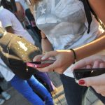 Il ministero dell’istruzione propone divieto di cellulari in scuole fino a 14 anni nei paesi Ue