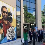 Il murale dedicato a ilaria alpi e miran hrovatin torna a illuminare il tg3 a 31 anni dalla loro morte in somalia