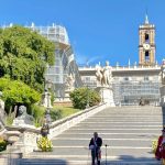 Il papa al campidoglio: “con voi e per voi sono romano”, il saluto a gualtieri sindaco di roma