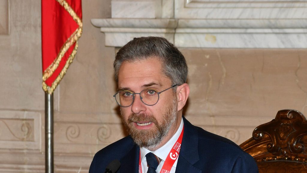 Il_sindaco_di_bologna_annuncia