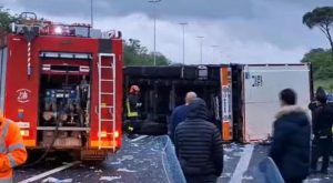 Incidente_con_tir_ribaltato_su