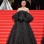Irina Shayk e Levante a confronto: lo stesso abito di Armani Privé fa discutere a Cannes e Venezia