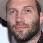 Jai Courtney apre a un possibile ritorno come captain boomerang nel dc universe
