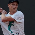 Jannik sinner smentisce le voci su una relazione con la modella lara leito durante gli internazionali d’italia 2025