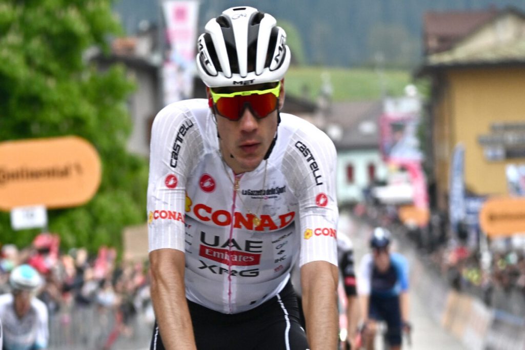 Juan_Ayuso_lascia_il_giro_d%27it