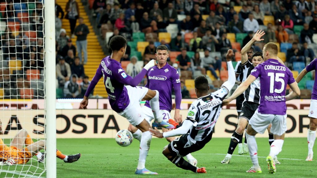 Kean_regala_alla_fiorentina_la