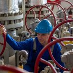 La commissione europea presenta il piano per eliminare la dipendenza dall’energia russa entro il 2025