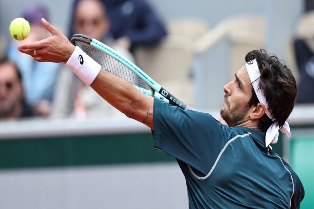 Lorenzo_Musetti_vince_in_tre_s