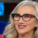 Lunetta savino, da cettina a volto amato della tv e del teatro italiano dal 1998 a oggi