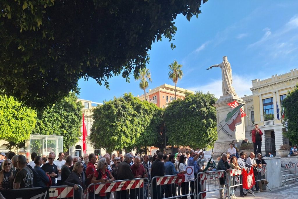 Manifestanti_a_reggio_calabria