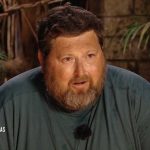 Mario adinolfi all’isola dei famosi 2025 e il trattamento particolare che ha infiammato i social