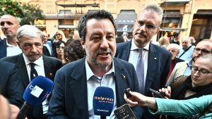 Matteo_Salvini_annuncia_che_no