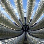 Meloni a confindustria: i prezzi dell’elettricità in Italia restano tra i più alti d’Europa e le sfide energetiche si aggravano