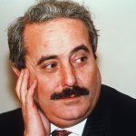 Milano ricorda il giudice Falcone e la strage di Capaci con una cerimonia ai giardini Falcone e Borsellino