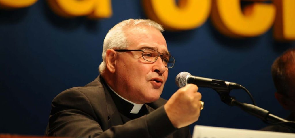 Mons._luigi_negri_e_la_central