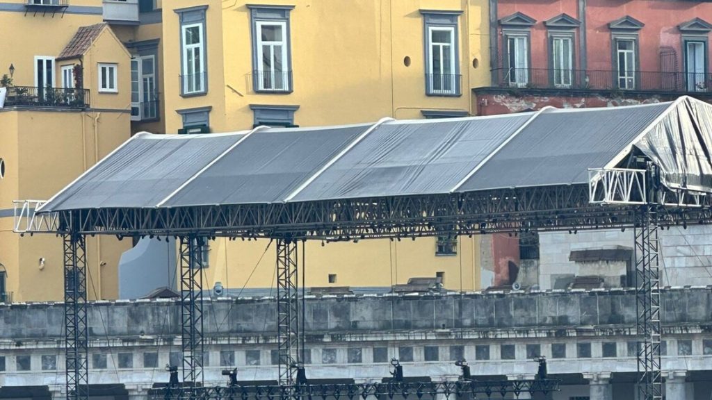 Napoli_celebra_il_quarto_scude