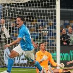 Napoli e Genoa pareggiano 2-2 in un match decisivo per la corsa allo scudetto 2025