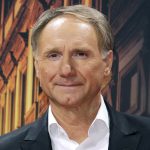 Netflix trasforma il nuovo romanzo di dan brown the secret of secrets in una serie tv attesa per il 2025