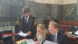 Pausa_nel_processo_milanese_pe