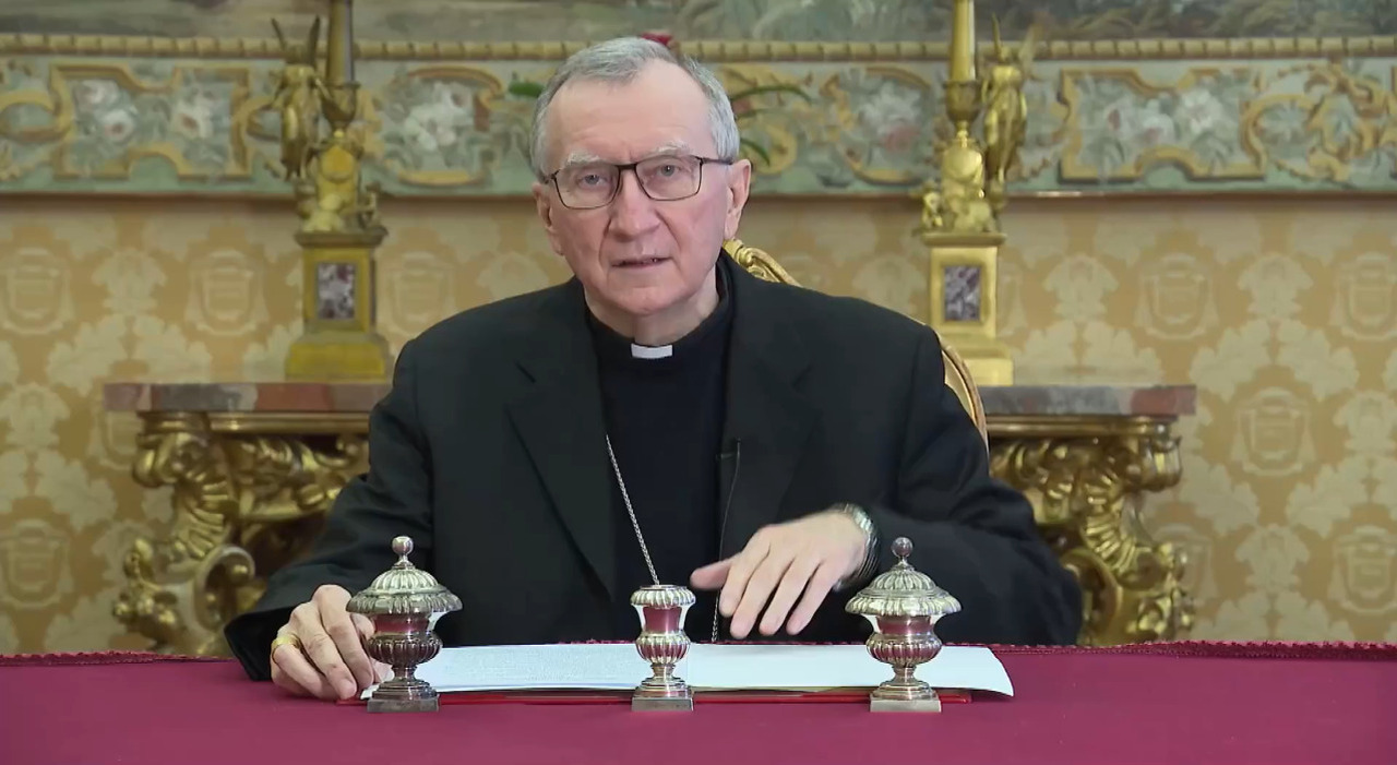 Pietro_Parolin_tra_diplomazia_