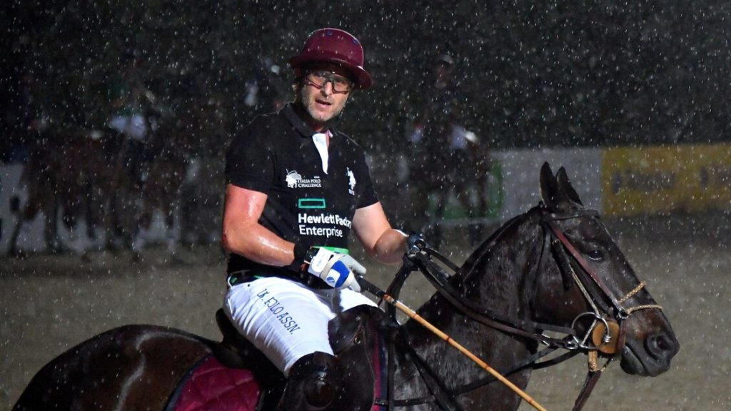 Polo_a_piazza_di_siena%2C_finale