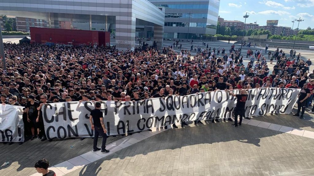 Protesta_della_curva_sud_davan