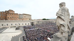 Quasi_centomila_fedeli_a_san_P