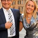 Raffaella schifino, moglie di enrico papi: vita privata, famiglia e riservatezza lontano dalle luci