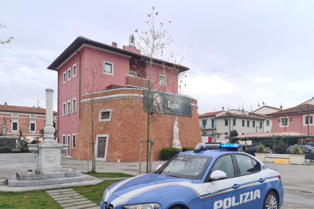 Rapina_a_marina_di_pietrasanta