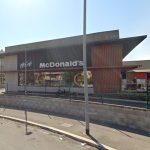Rapina in un McDonald’s di tor tre teste: due uomini fuggono con 1500 euro nell’immediato dopo cena