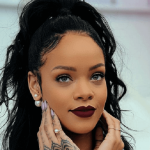 Rihanna annuncia la terza gravidanza al met gala 2025 con un pancione noto a tutti i fan