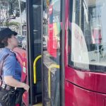 Roma affollata dopo il conclave di papa leone XIV, controlli serrati contro borseggiatori tra i pellegrini