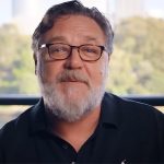 Russell crowe e danielle spencer, storia d’amore e crisi di una coppia nata sul set nel 1990