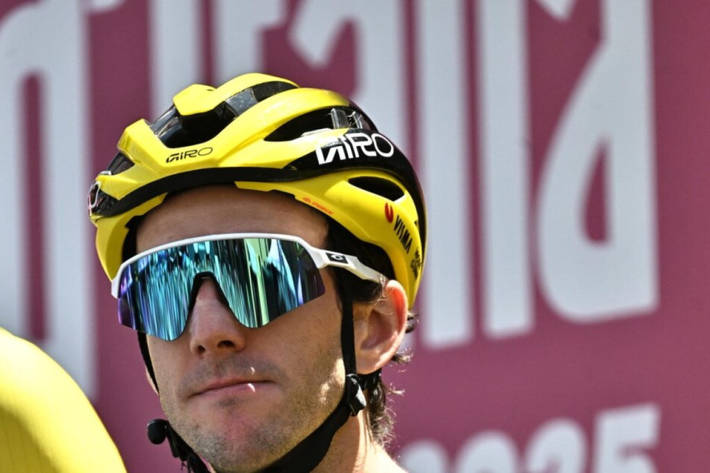 Simon_Yates_conquista_la_magli