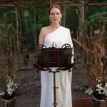 Sirens su netflix: la serie dark comedy con Julianne Moore che esplora segreti e legami familiari