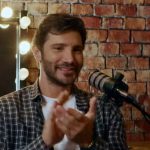 Stefano de martino lascia amici, affari tuoi e step: cosa sta preparando il noto conduttore televisivo
