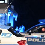 Truffa dello specchietto a milano, rubato orologio da 60 mila euro in pochi secondi