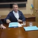 Un fazzoletto o cocaina? il video che ha scatenato accuse infondate a macron durante il viaggio in ucraina
