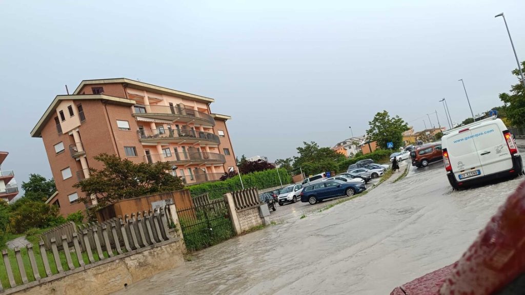 Un_violento_temporale_con_gran