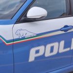 Uomo accoltellato in via di tor san giovanni a roma, indagini in corso per chiarire la dinamica
