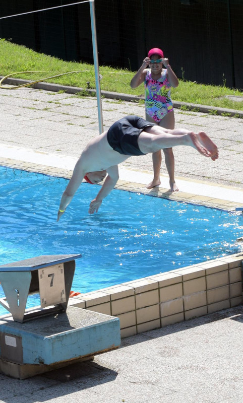 Via_caviaga_niente_piscina_sco