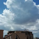Weekend tra sole e nubi con possibili rovesci, ciclone simil-tropicale atteso in arrivo da metà maggio