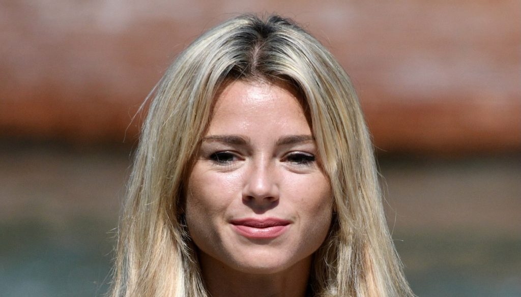 Archivio, Vicenza: finte vaccinazioni Covid, La cantante Madame e la tennista Giorgi indagate per falso ideologico