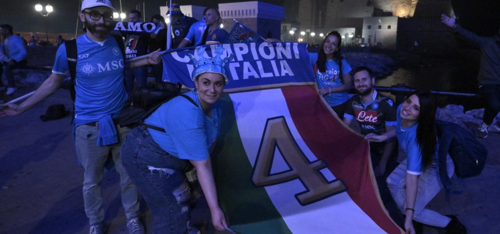 la_sfilata_del_napoli_per_il_q