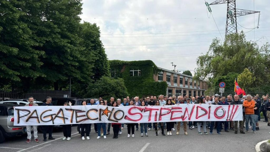 lavoratori_di_Siae_Microelettr