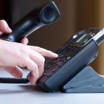 Telefonate mute dai call center: perché ci chiamano e riattaccano subito?