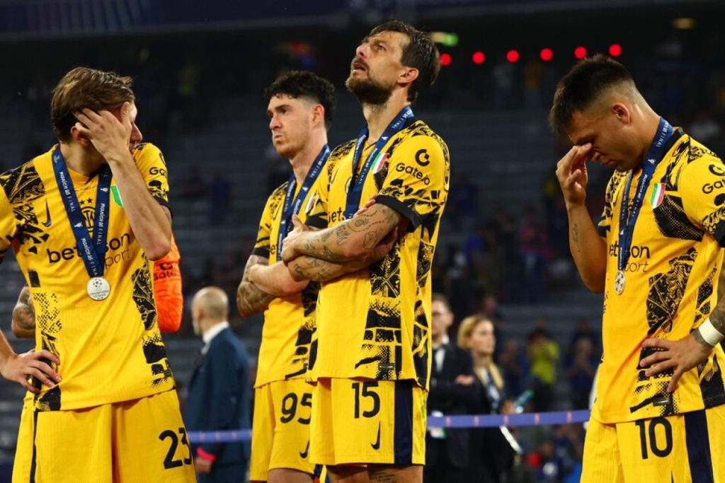 Inter_in_rientro_da_Monaco_dop